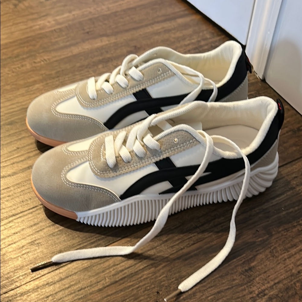 De Florence Women's Sneakers - White and Black